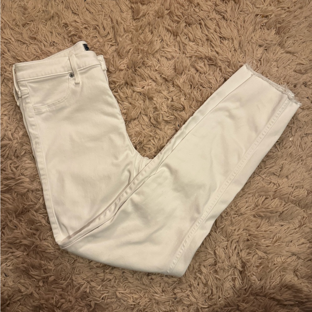 White skinny jeans